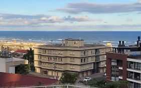 Dunas Flat 405 com vista mar, limpeza diária e roupas de cama e banho